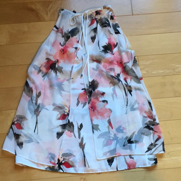 WHBM flowing floral tank - Picture 3 of 3